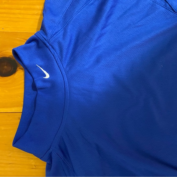 Nike sport shirt - Picture 2 of 3